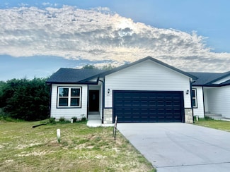 507 Shady Oak Dr, Saint George, KS 66535