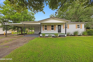 242 Market St, Medina, TN 38355