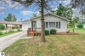 517 E Main St, Carson City, MI 48811