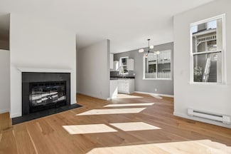 123 Lakeshore Ct, Richmond, CA 94804