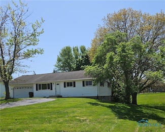 1620 Ayersville Ave, Defiance, OH 43512