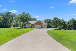 1195 64th St, Hudson, WI 54016