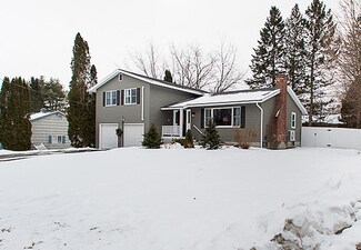 10 Grouse Ln, Waterville, ME 04901