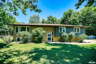 1514 Division St, Metamora, IL 61548
