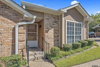 415 Thigpen Dr, Tyler, TX 75703