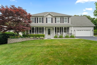 7 White Oak Ln, Quaker Hill, CT 06375