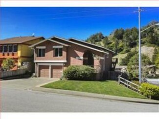 1157 Rainier Ave, Pacifica, CA 94044