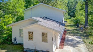 2060 Russell Rd, Muskegon, MI 49445