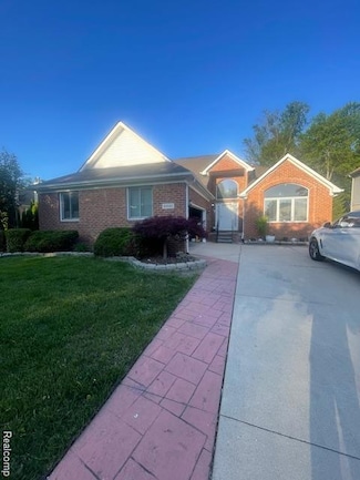 41040 Vista Woods Way, Clinton Township, MI 48038