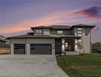 3111 SW Summit View Trail, Lee's Summit, MO 64082