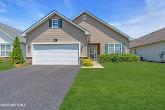 99 Eagle Ridge Cir, Lakewood, NJ 08701