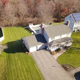 12 Drummer Ln, Leominster, MA 01453