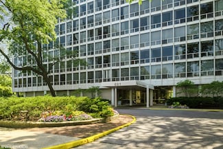 601 E 32nd St Unit 801, Chicago, IL 60616