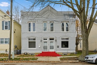 2255 Jackson St, Dubuque, IA 52001