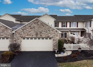 2171 Gelder Park Dr, Hummelstown, PA 17036