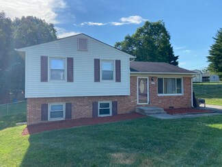 5750 Halcun Dr, Roanoke, VA 24019