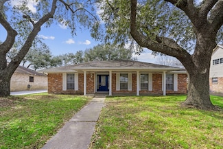 7619 Green Lawn Dr, Houston, TX 77088