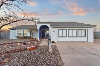 385 Pyrite Dr NE, Rio Rancho, NM 87124