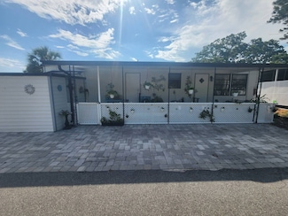4125 Park St N, Saint Petersburg, FL 33709