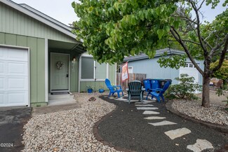 6715 SW Inlet Ave, Lincoln City, OR 97367