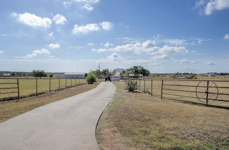 1833 County Road 305, Jarrell, TX 76537