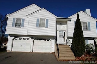 208 Kendall Cir, Waterbury, CT 06708