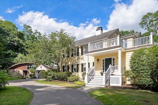 44 Ripley Hill Rd, Concord, MA 01742