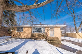 1006 E 163rd St, South Holland, IL 60473