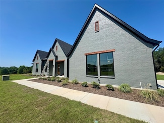 1037 Woodland Rd, Weatherford, TX 76088