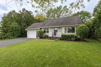 114 Osborne Dr, East Syracuse, NY 13057