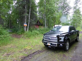 13572 E 2nd St, Talkeetna, AK 99676