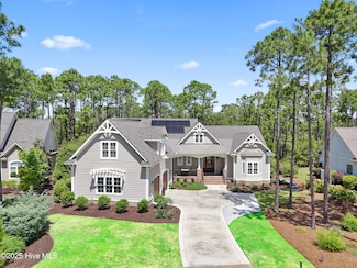 2555 Parkridge Dr, Southport, NC 28461