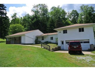 1114 Byers Lake Ln, Vandergrift, PA 15690