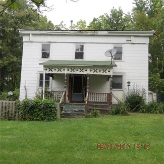 5 Seminary St, Union Springs, NY 13160
