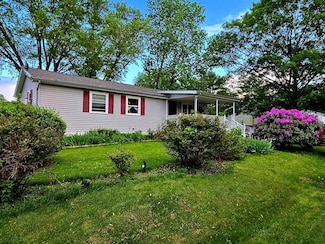 16 Evergreen Dr, Tunkhannock, NY 12155