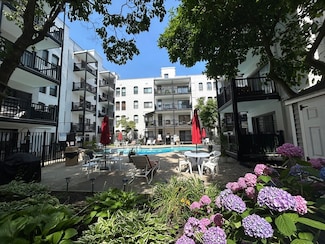 4 Commonwealth Ct Unit 17, Brighton, MA 02135