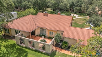 166 Post Oak Bend, Inez, TX 77968
