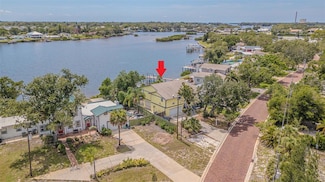 739 Chesapeake Dr, Tarpon Springs, FL 34689