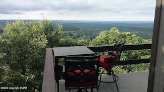 276 Overlook Way, Tannersville, PA 18372