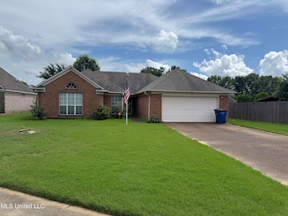 10069 Fox Chase Dr, Olive Branch, MS 38654