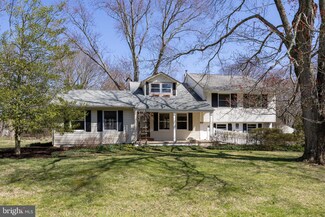 11 Long Ln, Malvern, PA 19355