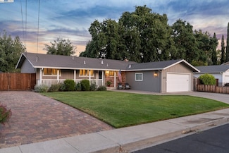 2970 Frayne Ln, Concord, CA 94518