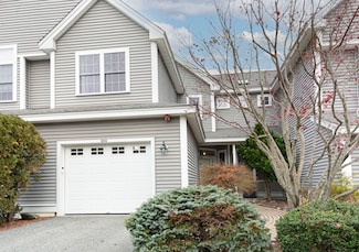 806 Ledgewood Way Unit 806, Clinton, MA 01510