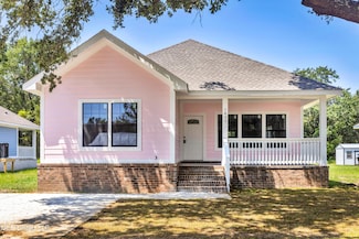 1411 Mantou St, Pascagoula, MS 39567