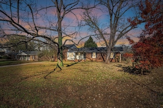 1065 Lakeland Dr, Gallatin, TN 37066