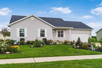 766 Oakdale Dr, Jamestown, OH 45335