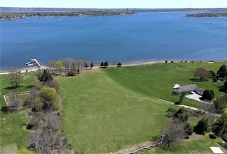 367 Poppasquash Rd, Bristol, RI 02809