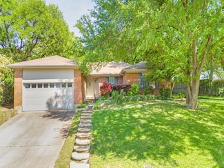 4411 Willow Bend Dr, Arlington, TX 76017
