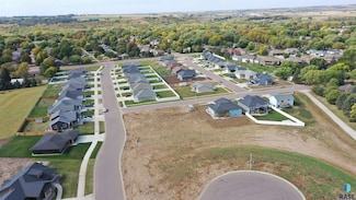 1109 S Moonlight Cir, Brandon, SD 57005