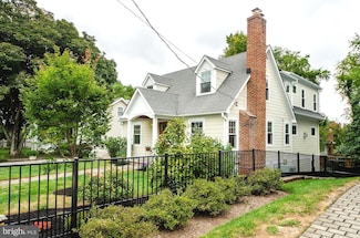 2013 N Madison St, Arlington, VA 22205